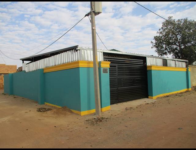 4 BEDROOM HOUSE FOR SALE IN TSHEPISONG